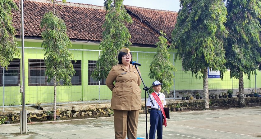 SMP Negeri 2 Dayeuhluhur Awali Semester Genap dengan Kegiatan